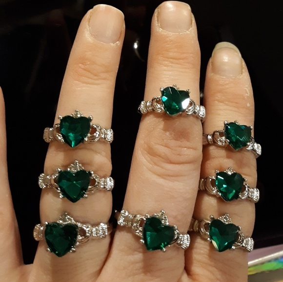 New Green Sapphire Silver Claddagh Ring. - Picture 1 of 8